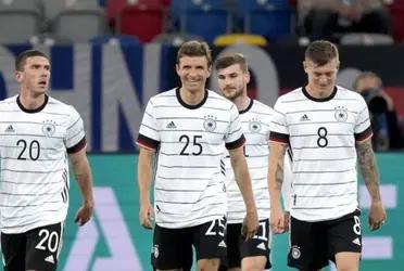 The Federación Alemana de Fútbol (DFB) reported that the plane that carried the equipment landed in Edinburgh, in Scotland, for “safety” reasons. Everything has happened in a professional way.