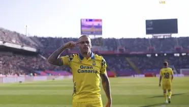 The former Barcelona player put Las Palmas ahead in away games