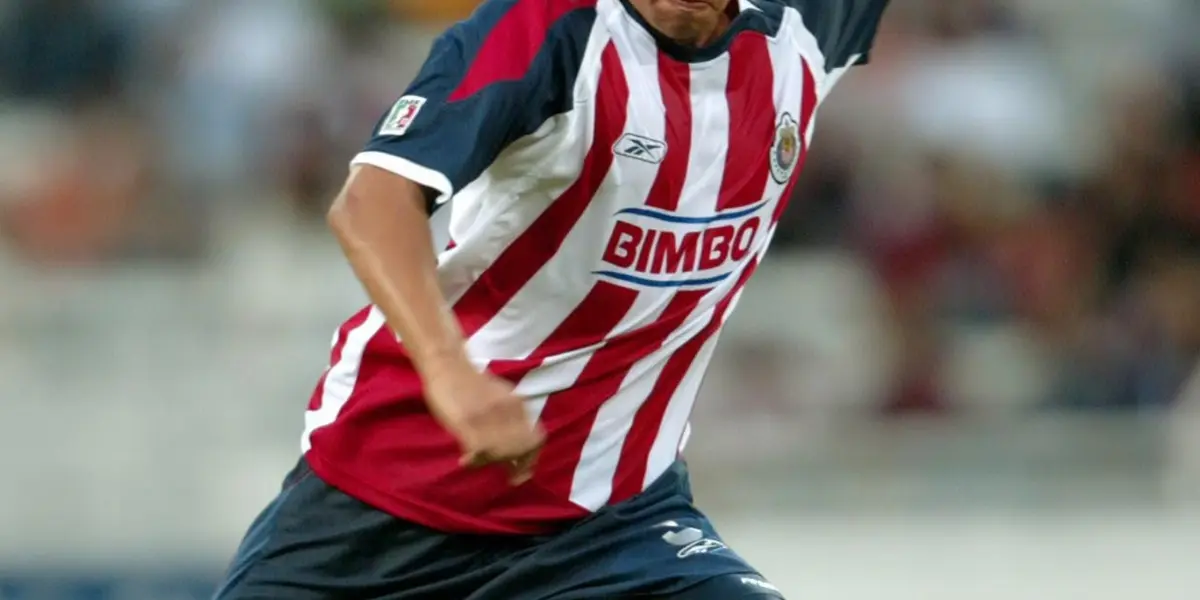 The Former Chivas de Guadalajara midfielder, Patricio Araujo, fought with the participant Keno Martell