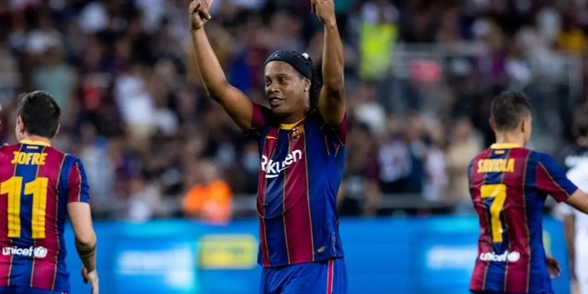 The former footballer gave the first goal call from twelve steps for the Catalans in the friendly exhibition match at Bloomfield Stadium. 'Dinho' keeps the class intact.