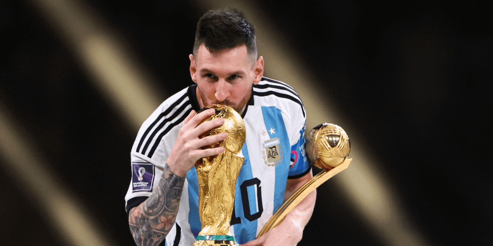 The former player congratulated Leo for joining a select group of footballers