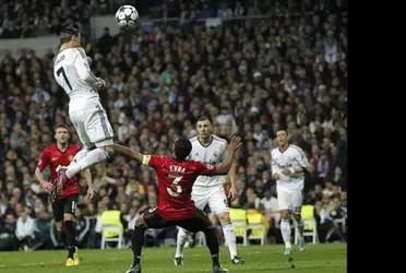 The forward of Manchester United has been characterized by having a remarkable physical condition, which has allowed him to execute surprising actions.