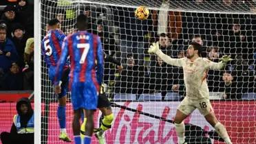 The French defender took advantage of a defensive error to head home a corner kick.