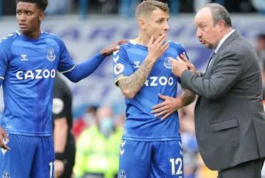 The French full-back sent a message to the 'Toffee' boss by suggesting that he ended his love affair with the Goodison Park outfit.