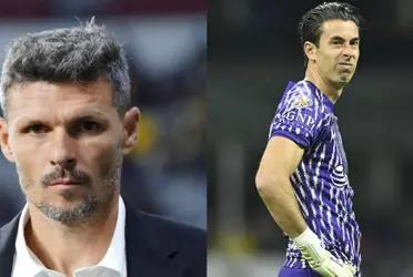 The goalkeeper keeps making mistakes with Club América