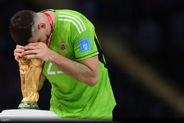 The goalkeeper of the French team was reunited with the world champion, in the Premier League.