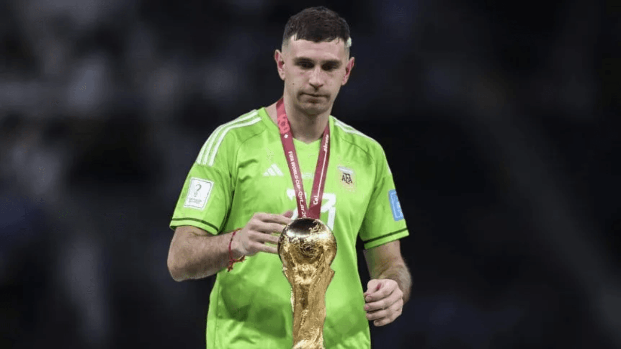 The goalkeeper received an important nomination and closes a spectacular year of sporting achievements.