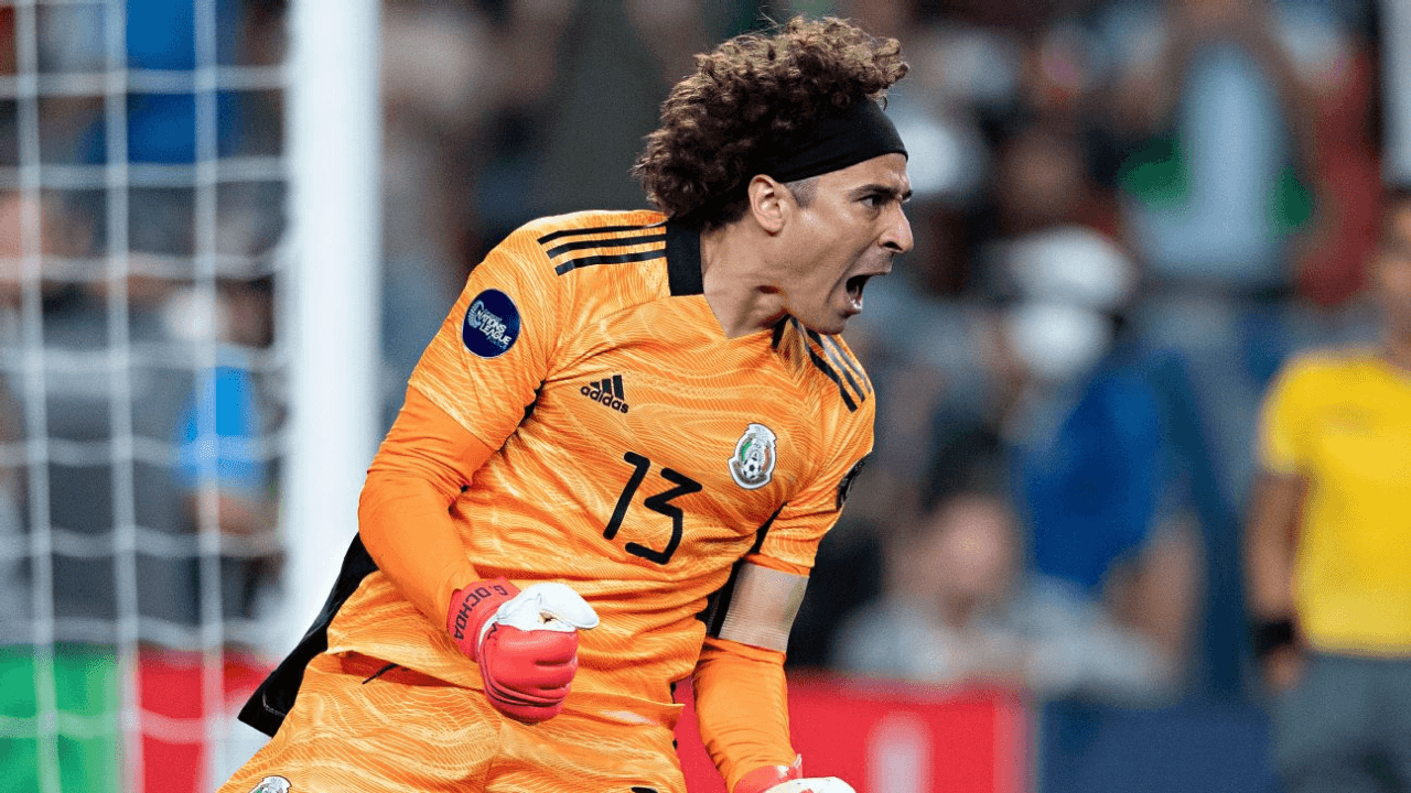 The goalkeeper saved El Tri and saved Gerardo Martino's job once again.