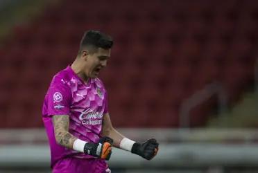 The goalkeeper was very near to be axed by the head coach and had this impressive reaction.