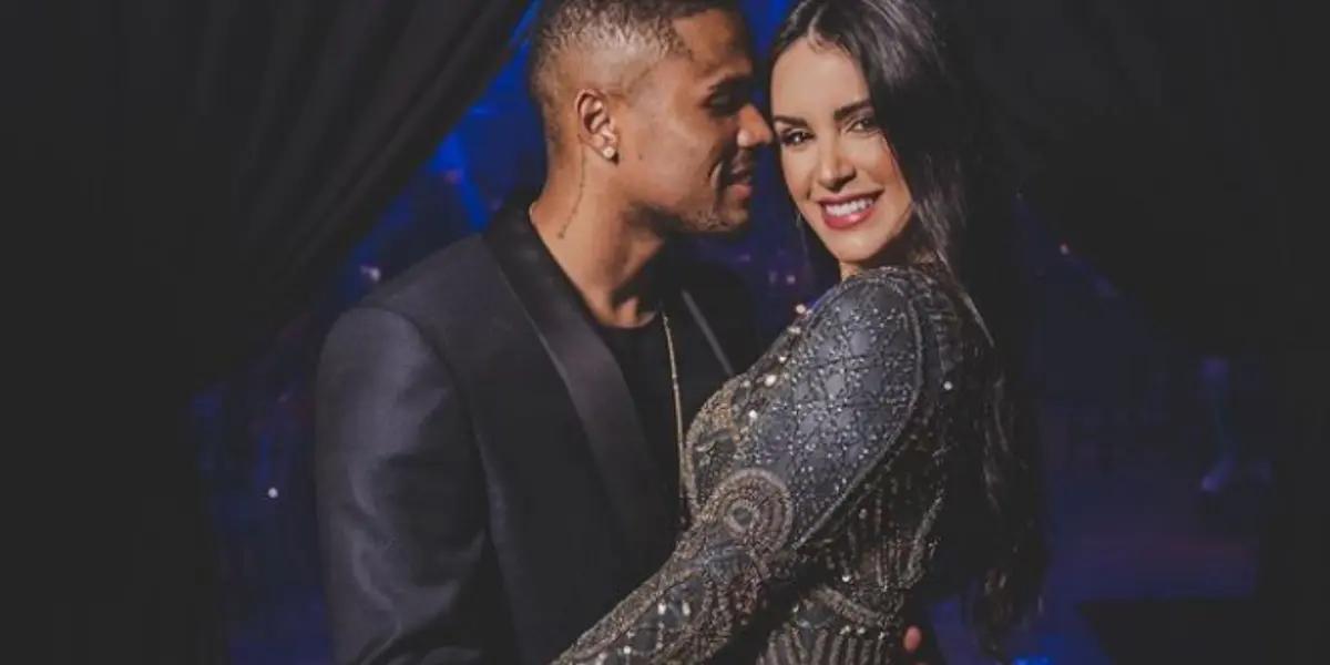 The LA Galaxy midfielder didn't hesitate to show his love to his fiancée with the luxurious engagement ring he gave her.