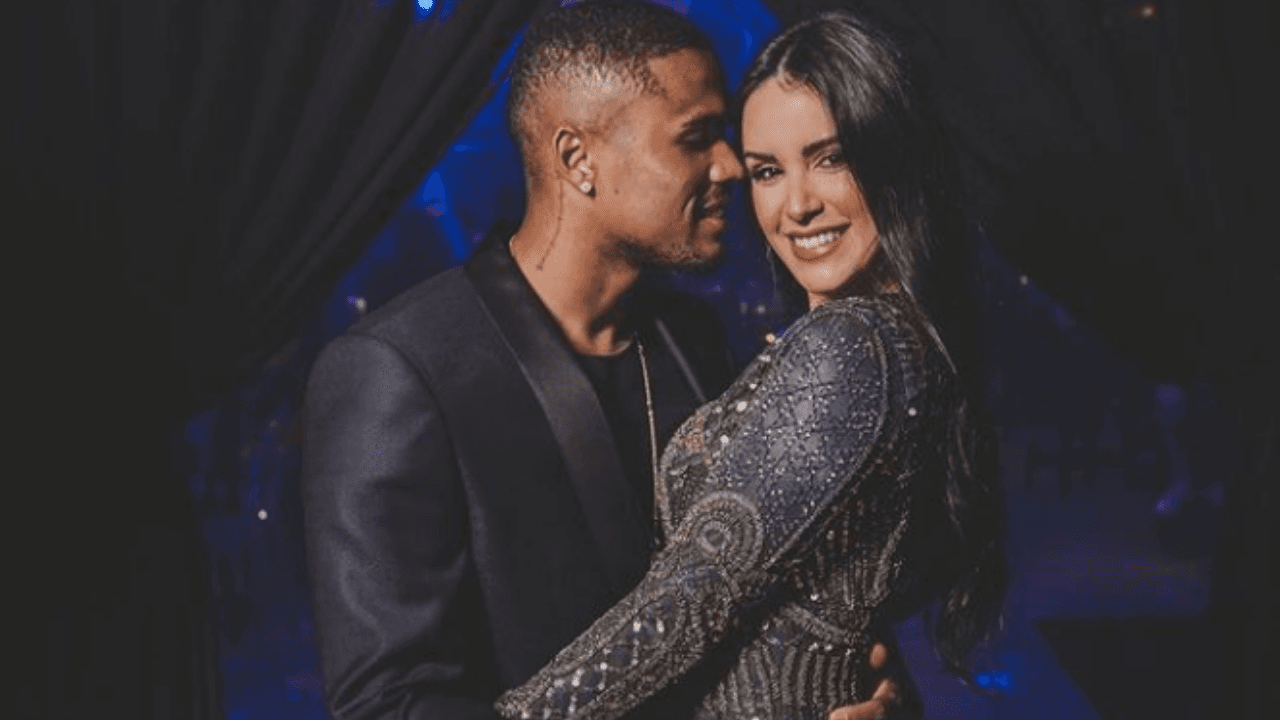 The LA Galaxy midfielder didn't hesitate to show his love to his fiancée with the luxurious engagement ring he gave her.