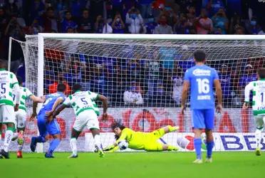The Laguneros won their first game of the season in Estadio Azteca.