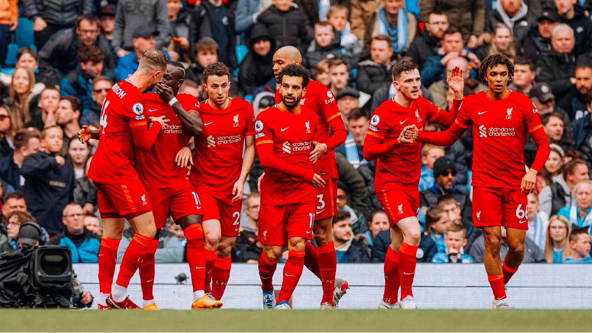 The latest news from Liverpool's rivals on transfer deadline day, as Madrid reject a United deal.