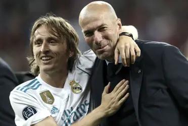 The locker room is divided and Luka Modric showed his loyalty to Zinedine Zidane, a strong message for the opposite side that wants the French out.
