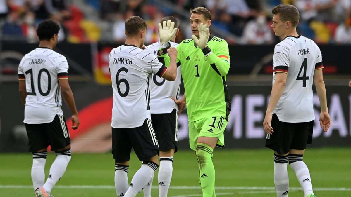 The 'Mannschaft' won, liked and thrashed. In addition, he benefited from Romania's victory against Armenia, and sealed his arrival at the World Cup.