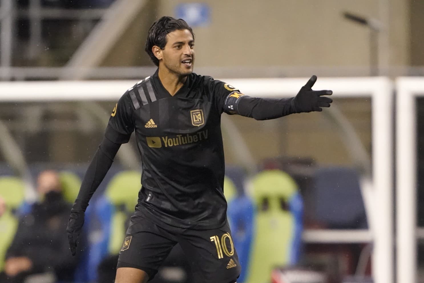The Mexican attacker could leave the MLS side, after suffering this situation.