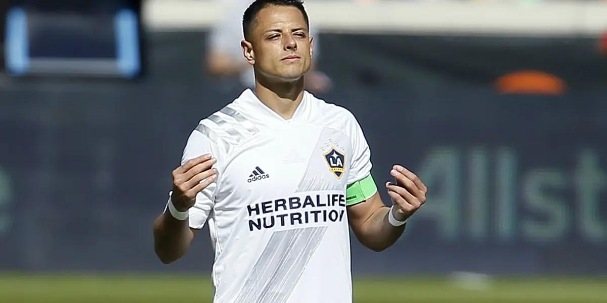 The Mexican Chicharito Hernández, lives in an incredible exclusive mansion, in the neighborhood of Beverlywood, California.