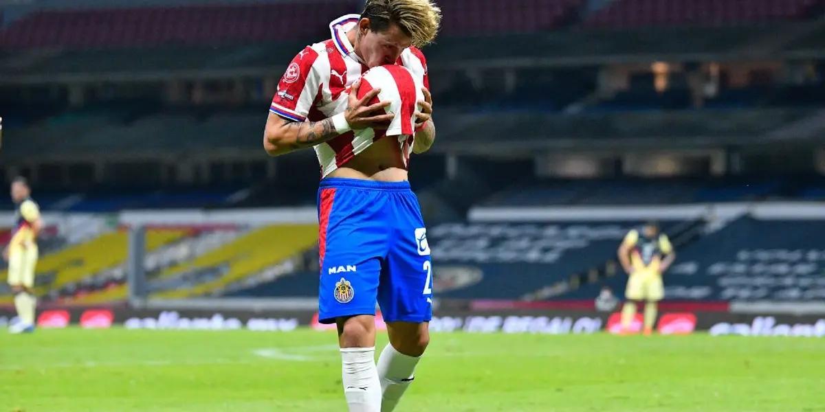 The Mexican defender had an incredible performance and now Chivas valuates him on a fortune.