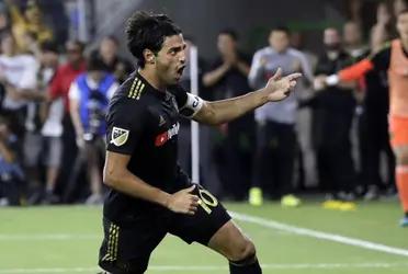 The Mexican footballer, Carlos Vela, has not renewed his contract with LAFC and can now negotiate with any team he wants.