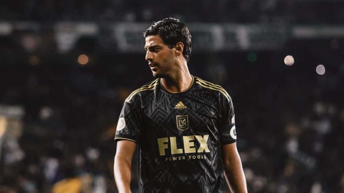 The Mexican forward ended his agreement with LAFC after losing in the MLS final against the Columbus Crew.