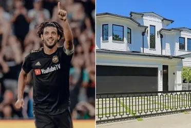 The Mexican forward has made an incredible house with the money earned at LAFC and during his career.