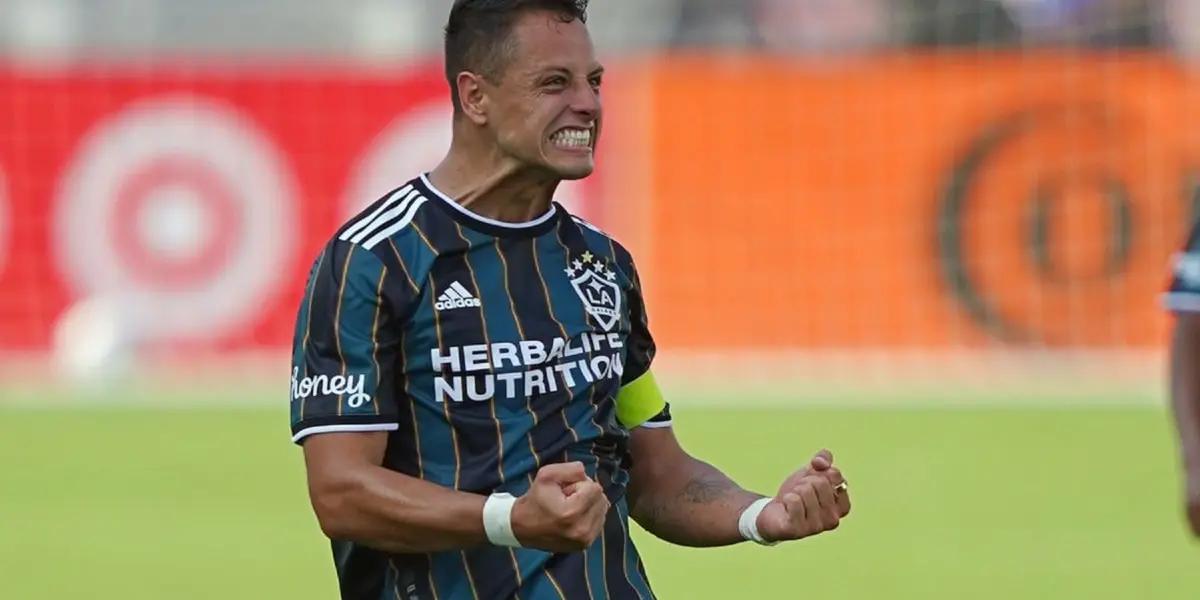 The Mexican forward Javier Hernández was honored by the MLS organization