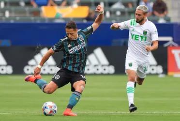 The Mexican forward started the match against the new MLS franchise, where Jonathan dos Santos and Efraín Álvarez also participated.