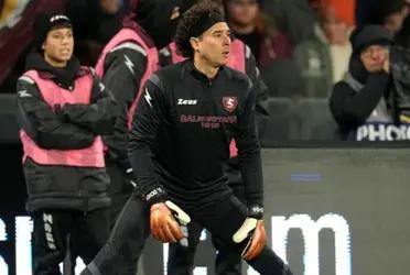 The Mexican goalkeeper has had difficult days at his new club