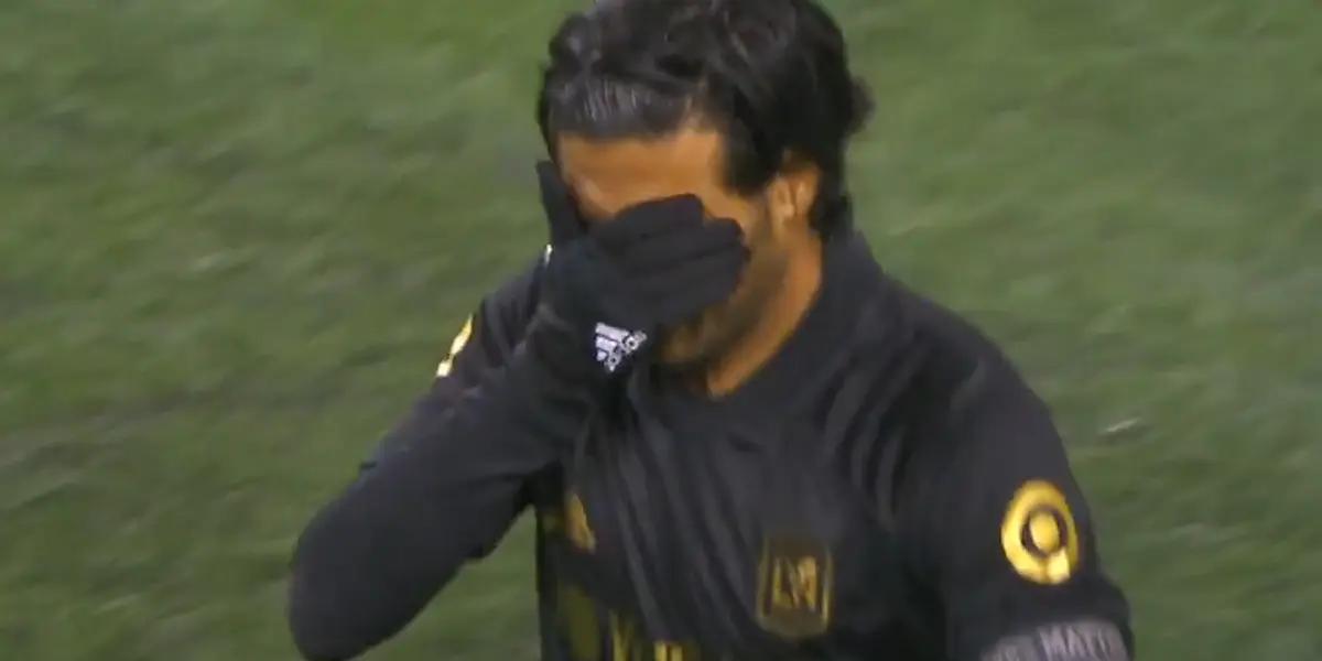 The Mexican is upset at LAFC and is seriously thinking on leaving.