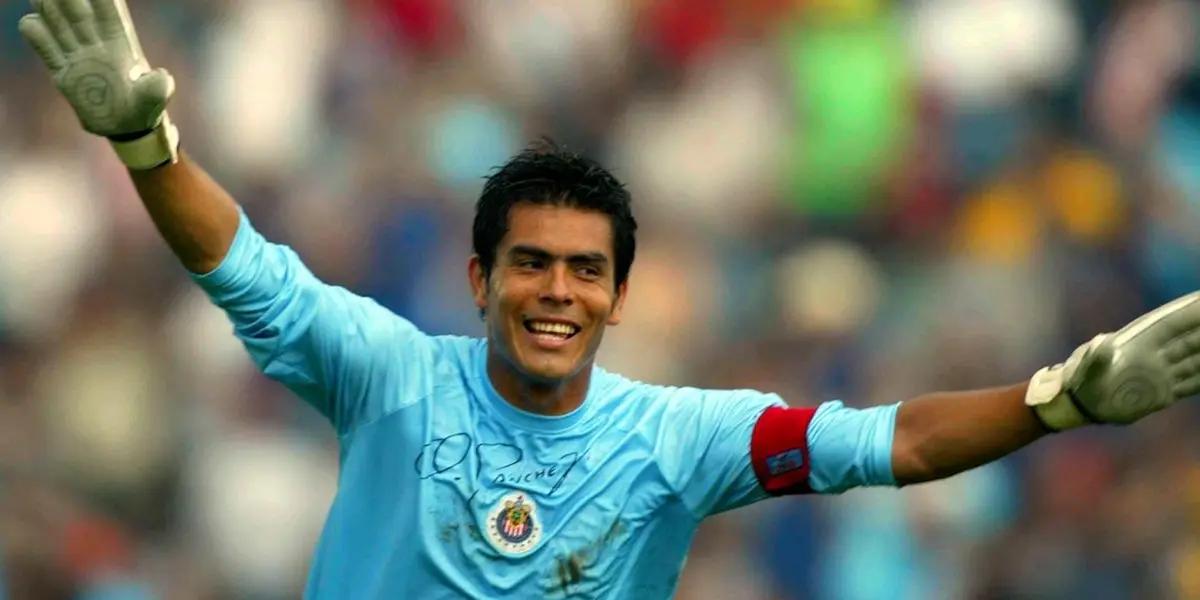 The Mexican keeper revealed how he was axed from the first team hours before playing a decisive match.