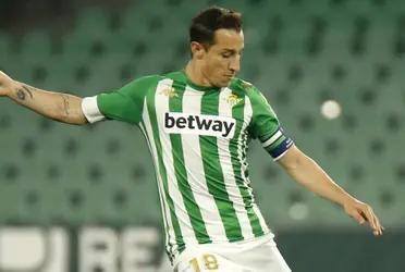 The Mexican midfielder, Andres Guardado came to the defense of his teammate Diego Lainez after the few minutes that the coach Pellegrini gives to him
