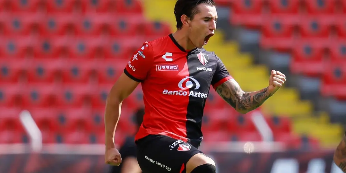 The Mexican midfielder was part of the 11 players who broke the Zorros' curse of more than 70 years without a league title.