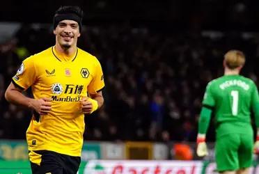 The Mexican player scored his fourth goal for the season.