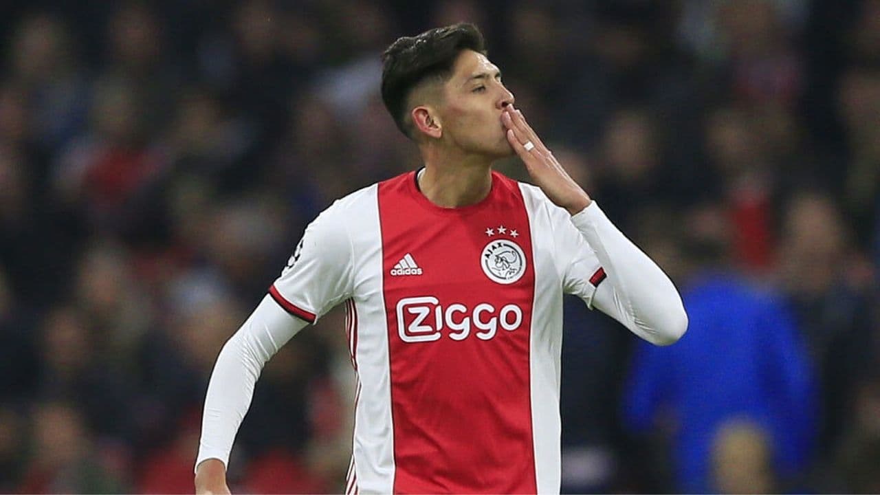 The Mexican player team beat Heracles and moved five points clear of PSV, its closest rival.