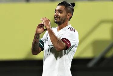 The Mexican striker confessed that his great idol has been always the great Cuauhtémoc Blanco