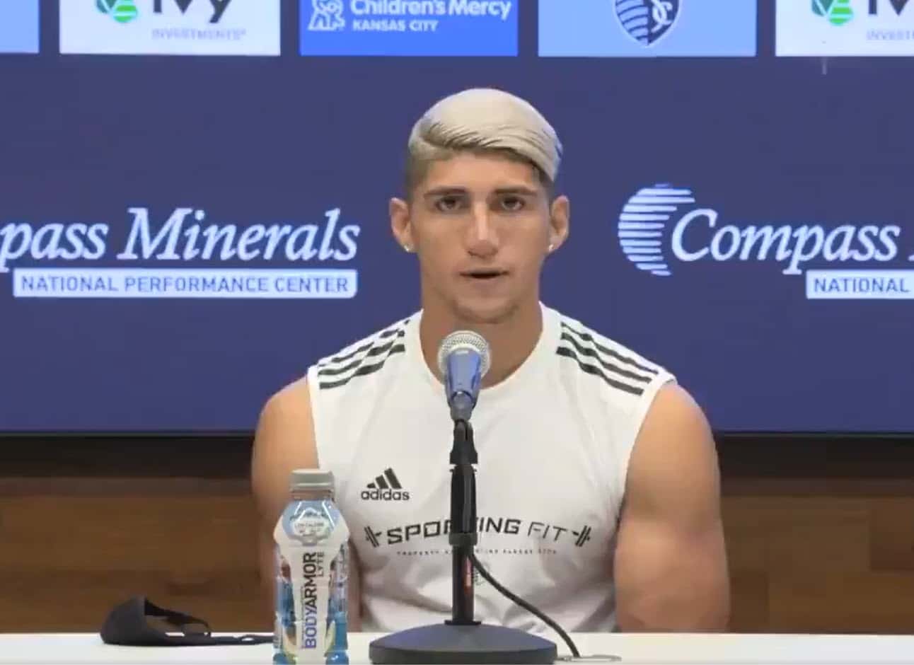 The Mexican striker for Sporting Kansas City invited a companion from the Liga MX to join him.