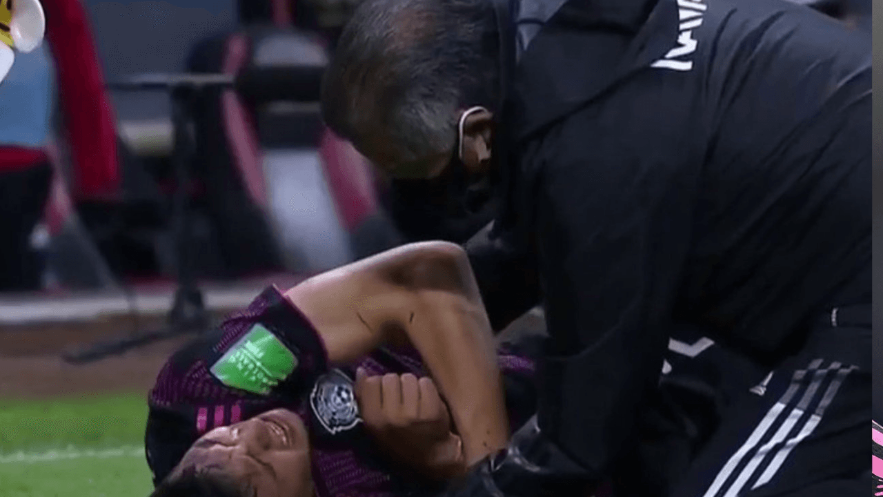 The Napoli striker was hit by a Panamanian defender and had to be taken out of the match.