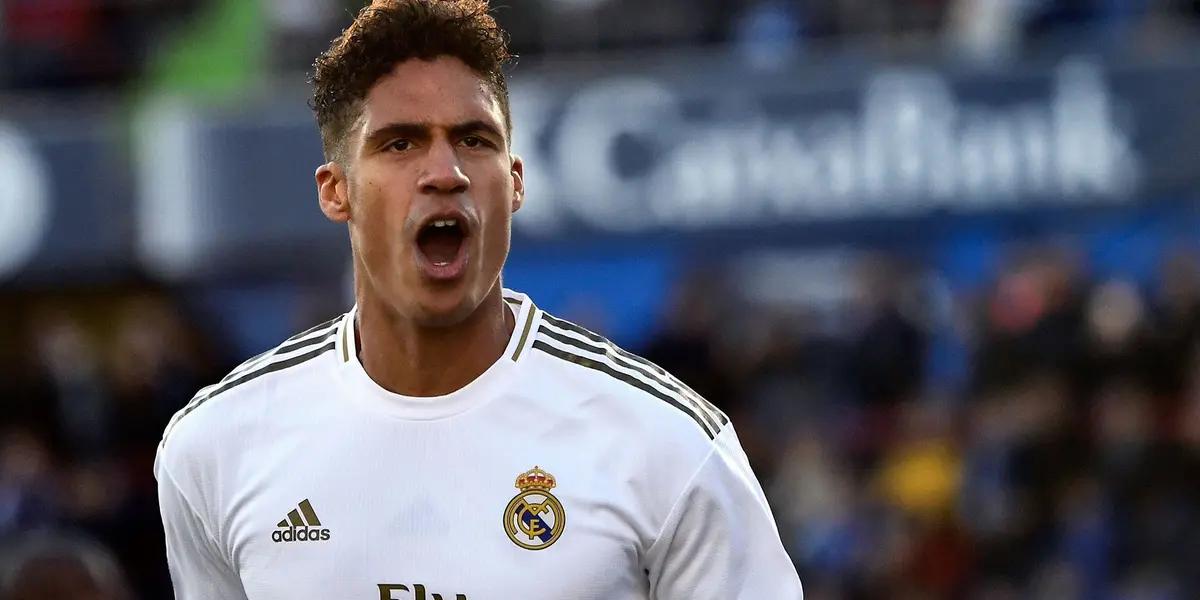 The newspaper ‘Mirror’ points out that Rapahael Varane and his representatives will begin talks with Manchester United this week with a view to finalizing his departure from Real Madrid.