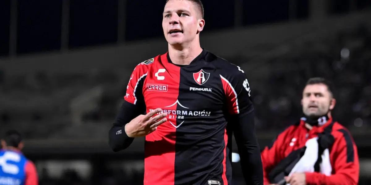 The player has been pursued for some time by these two teams and it would not be strange to see him at either of them for the next tournament.