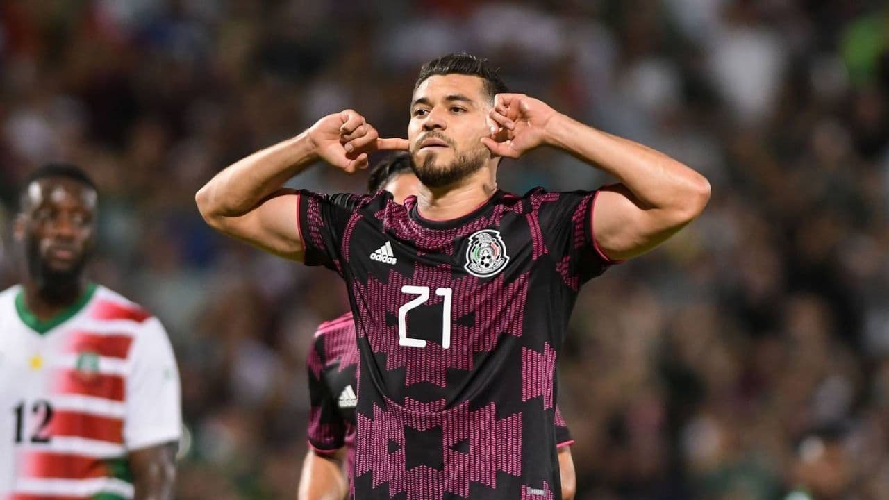 The player mocked the fans who criticize him and silenced the crowd with a goal against Suriname.
