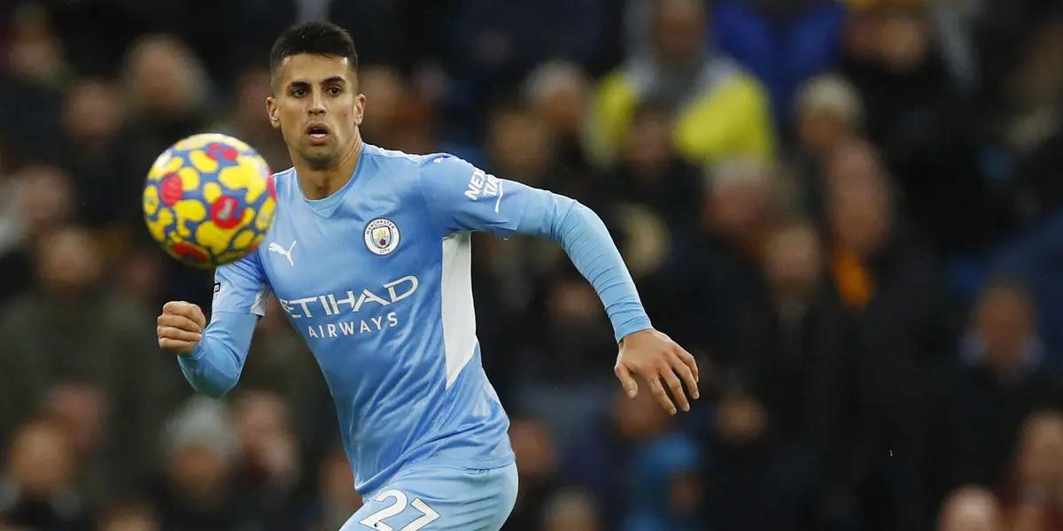 The player shared on social networks the wound the thieves inflicted on him. It is unknown if he will line up tomorrow against Arsenal.