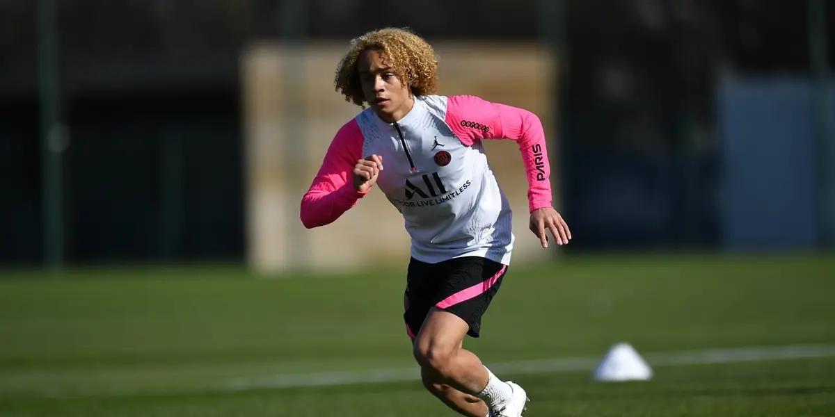 The player surprises everyone, not only for his talent with the ball