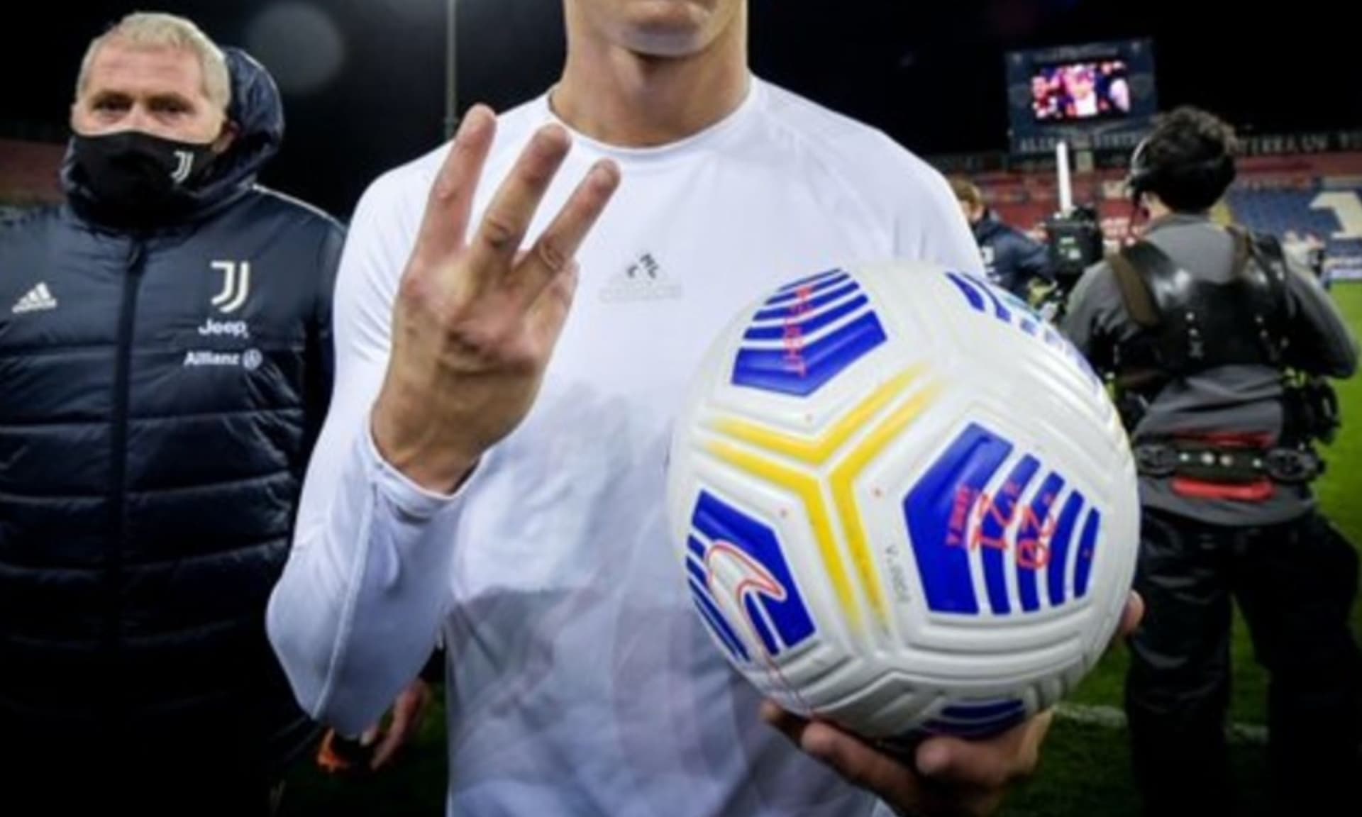 The player who has scored the most hat-tricks not counting goals from the penalty spot.