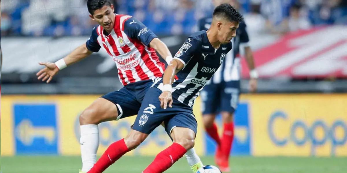 The players escaped from a group of fans who were demonstrating at the gates of the Verde Valle facilities.