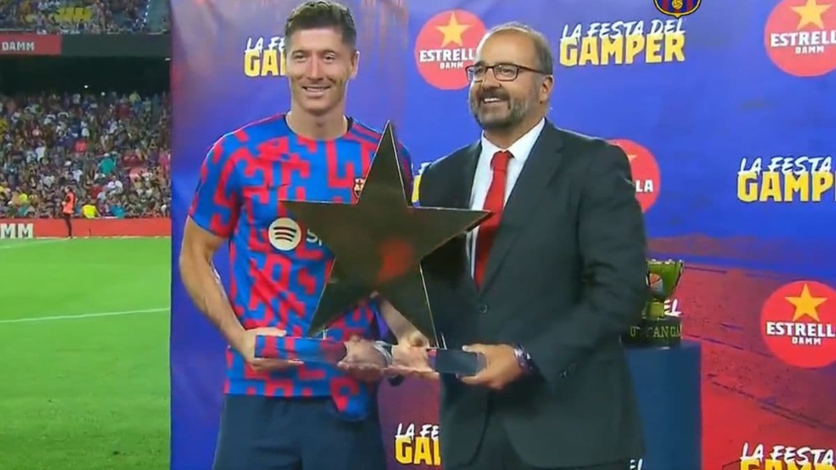 The Pole made his debut at the Camp Nou, a shining performance with a goal and two assists