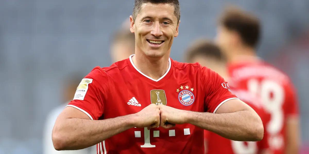 The Polish striker was injured and could miss several important matches.