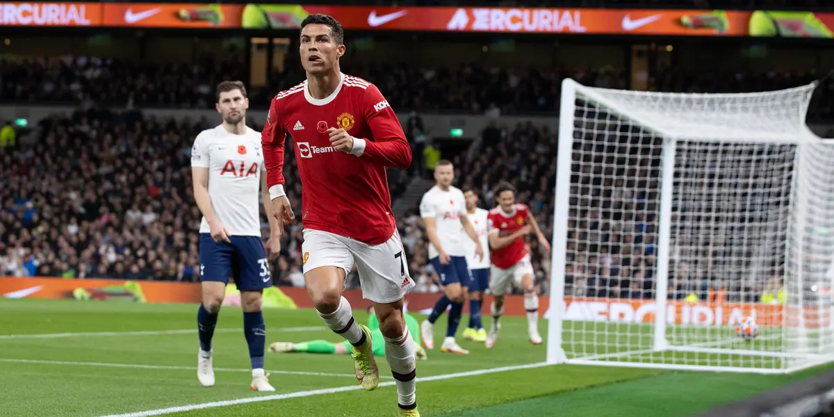 The Portuguese striker has scored the first goal of the match between Manchester United and Tottenham in the framework of matchday 12 of the Premier League at Tottenham Hotspurs Stadium in London.