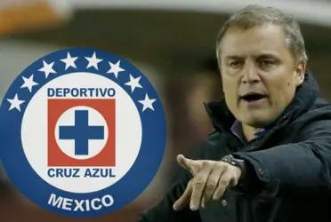The possible arrival of Diego Aguirre to Cruz Azul as head coach would have a background that goes beyond the sporting aspect. Promoters and imposition of reinforcements would overshadow the Uruguayan coach's environment.