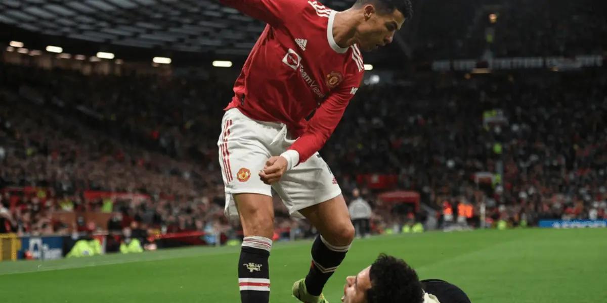 The Premier League once again surpassed the Spanish La Liga, something that has practically become a trend. Manchester United vs Liverpool, sold the television rights, 4 times more expensive than Barcelona Real Madrid.