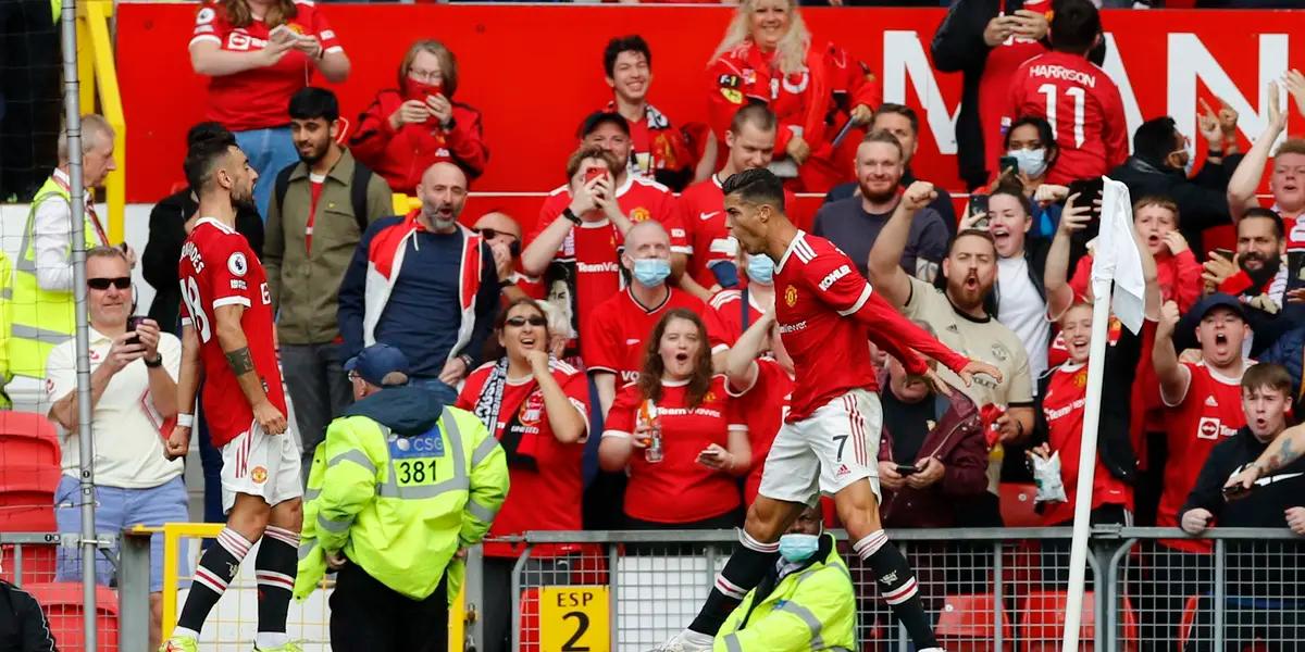 The presence of Cristiano Ronaldo not only caused excitement in Manchester United fans, but also in the rival squad: Newcastle's Jamaal Lascelles and Joelinton tried to change jerseys.